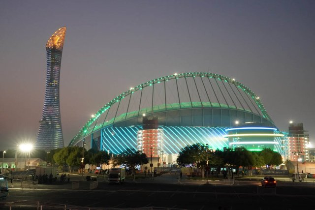 Doha richtete noch nie Olympische Spiele aus. Dennoch baute Katar neben das Khalifa International Stadium schon eine überdimensionierte Fackel.