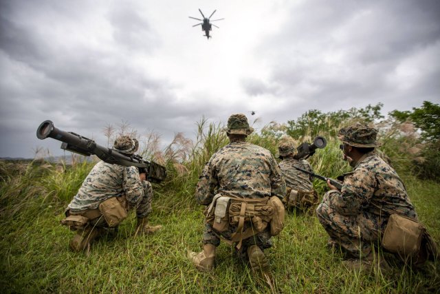 US-Marines trainieren am 23. Oktober 2020 mit Stinger-Raketenwerfen in Okinawa, Japan