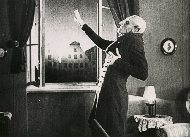 Vom Grafiker Alfred Kubin inspiriert? Filmstill aus »Nosferatu – Eine Symphonie des Grauens« (1922)