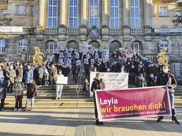 Eine Kasseler Initiative unterstützt Leyla und Meryem Lacin und fordert für sie Bleiberecht und Arbeitserlaubnis.