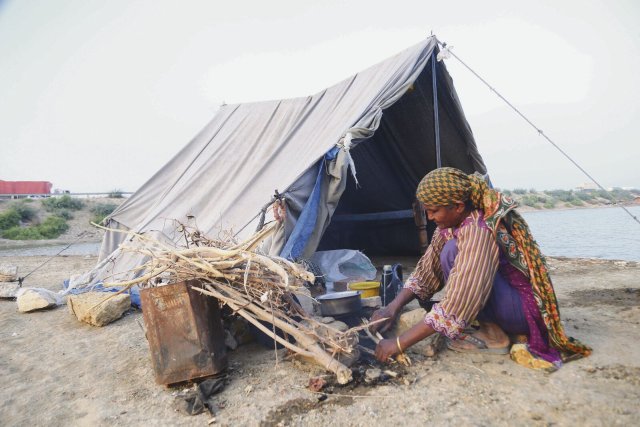 Umweltkatastrophen wie die Flut in Pakistan treiben weltweit Millionen Menschen in die Flucht. Als Asylgrund ist das bislang nicht anerkannt.