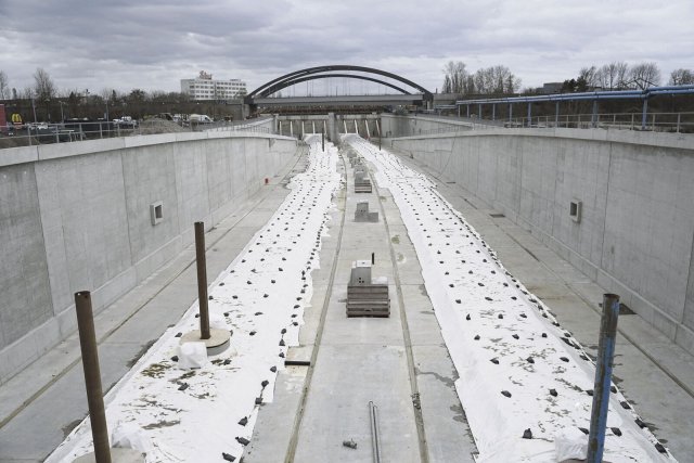 Kein Schwimmbecken: der 16. Bauabschnitt der A100 – Berliner Grüne und Linke wollen verhindern, dass noch weitergebaut wird.