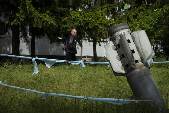 Wäre diese Bombe mit Streumunition bei Charkiw explodiert, hätte es viele zivile Opfer gegeben.