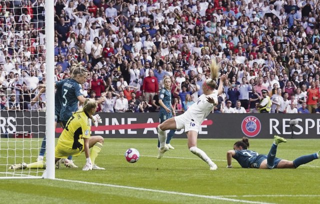 Chloe Kelly (2.v.r.) erzielte Englands Siegtor gegen die DFB-Frauen. Das EM-Finale hatte in Deutschland mehr TV-Zuschauer als jedes WM-Spiel der Männer in Katar.