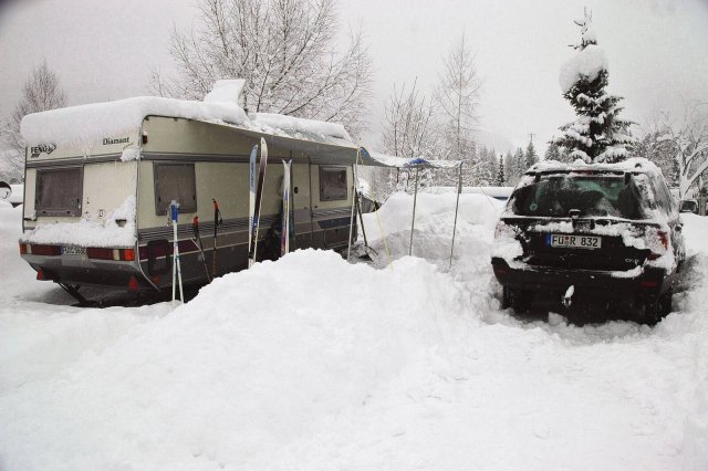 Auch bei Winterwetter sind die Campingfreunde unterwegs.