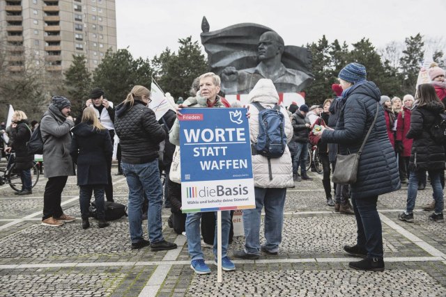 Wenn sich Rechte linke Schlüsselbegriffe wie Frieden und Freiheit aneignen, steht plötzlich »Die Basis« vor dem Ernst-Thälmann-Denkmal.