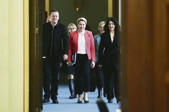 Klaus Lederer (Linke), Franziska Giffey (SPD), Bettina Jarasch (Grünen) – alle ohne Direktmandat, aber mit klarer parlamentarischer Mehrheit