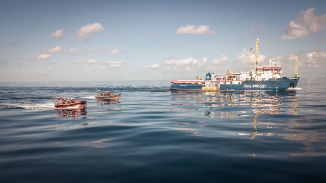 Die »Sea-Watch 3« und zwei Rettungsboote trainieren einen Einsatz im Mittelmeer.