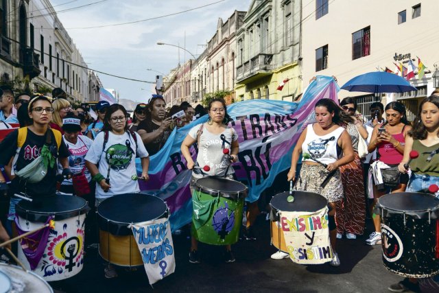 Protest in Lima ausnahmsweise nicht direkt gegen die peruanische Regierung, sondern gegen anhaltende transphobe Attacken, denen 2023 schon sieben Menschen zum Opfer gefallen sind.