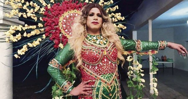 Juventino Espinoza war als Violeta Navarrete und Crossdresser die Karnevalskönigin der Vielfalt 2023 in San Miguel Zapotitlán in Mexiko.
