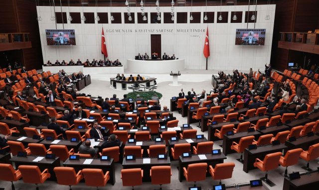 Das türkische Parlament hat dem Nato-Beitritt Finnlands zugestimmt. Aufnahmekandidat Schweden steht weiter in der Kritik.