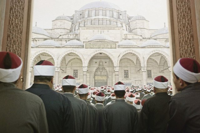 Die roten Imam-Sariks sehen schon gut aus: ein Blick in die Azhar-Universität in Kairo