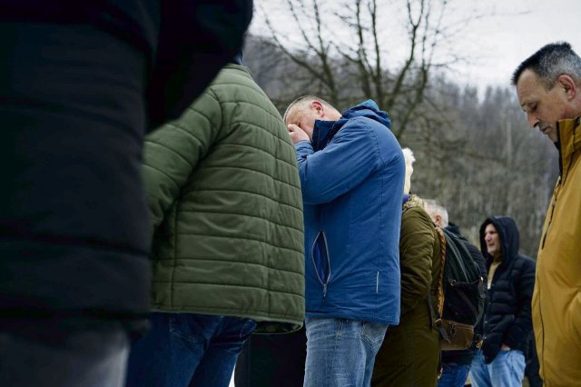 Zum ersten Mal haben Veteranen und Opfer des Bosnienkriegs gemeinsam frühere Internierungslager besucht.