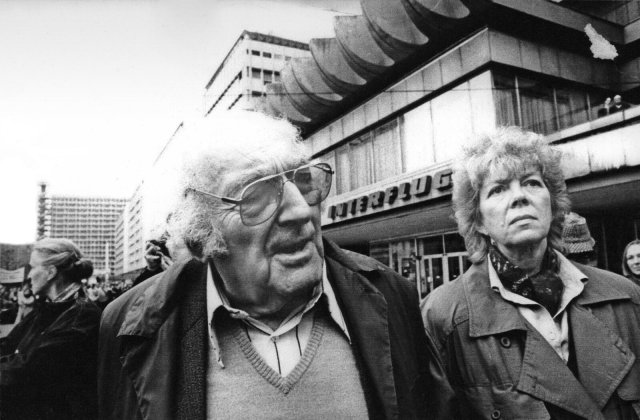 Inge und Stefan Heym, 4. November 1989