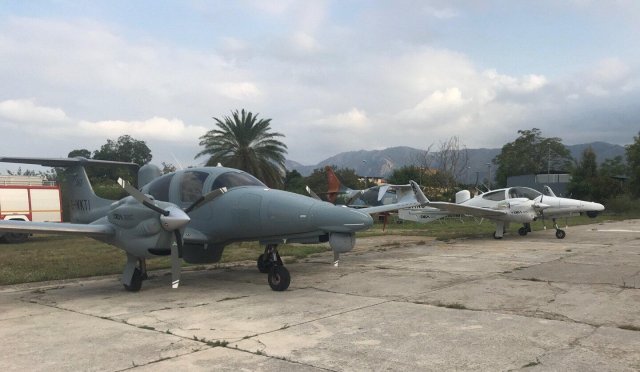 Von Frontex gecharterte Überwachungsflugzeuge auf Sizilien.