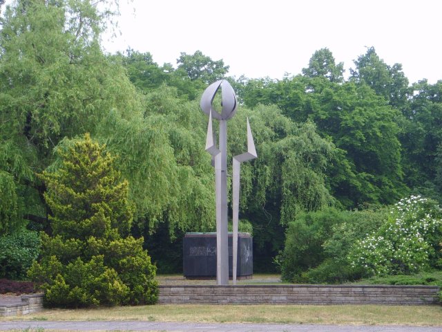 Das von Ernst Sauer gestaltete Ehrenmal für die sowjetischen Soldaten, die bei der Befreiung Senftenbergs im Zweiten Weltkrieg gefallen sind