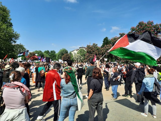 Rund 200 bis 300 Menschen demonstrierten am Samstag in Kreuzberg gegen den Staat Israel.
