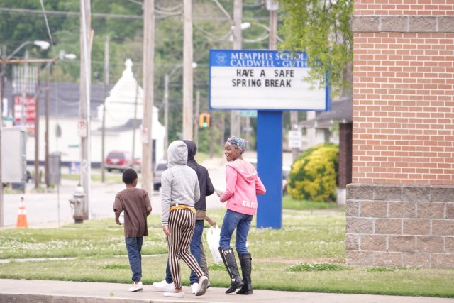 Schüler*innen in Memphis, Tennessee: An den Schulen in den USA tobt ein bitterer Kampf um das Selbstbild der Nation, Unterricht über die Schattenseiten der US-Geschichte wird zunehmend verboten.