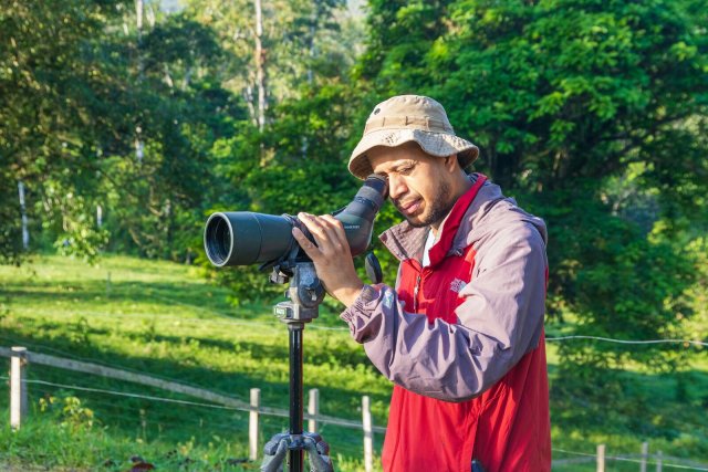 Für Vogelbeobachtungen mit Guide Alan muss man früh aufstehen. Mehr als 300 der in Costa Rica vorkommenden Vogelarten sind in Selva Bananito anzutreffen.