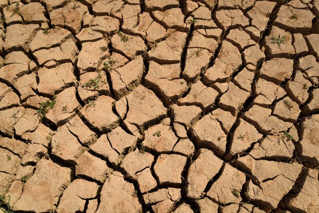 Dürren, Hitze und Überschwemmungen nehmen zu: Weltweit steigt dadruch auch die Armut und der Hunger.