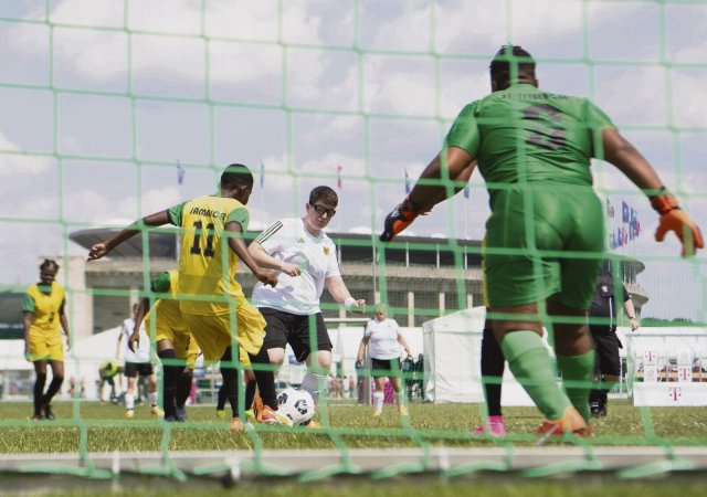 Die Spiele haben begonnen: Unter anderem auf dem Maifeld, wo Deutschlands Fußballerinnen gegen Jamaika kickten.