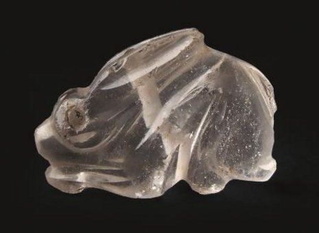 Bergkristallperle in Form eines Hasen, Fatimidisches Ägypten, 2. Hälfte des 10. Jh.