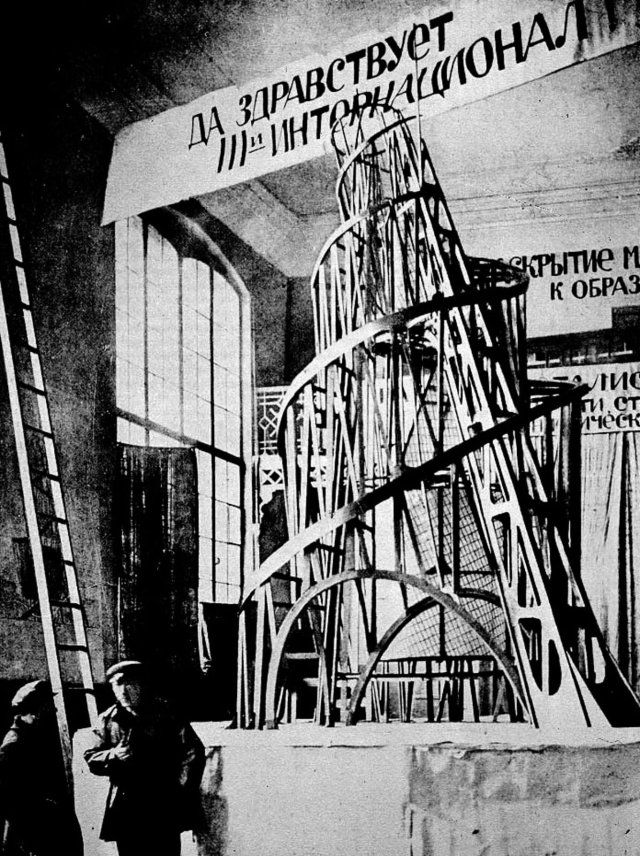 Auch der revolutionären Architektur setzte der Stalinismus ein Ende: Wladimir Tatlins »Monument für die Dritte Internationale« von 1920 blieb ein Entwurf