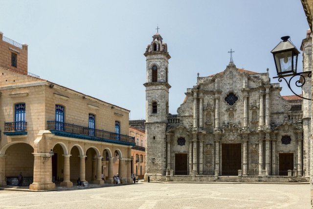 Die sorgfältig restaurierte Casa del Marqués de Aguas Claras auf der Plaza de la Catedral neben dem barocken Dom ist eine typische Kolonialvilla der adligen Elite Havannas aus der zweiten Hälfte des 18. Jahrhunderts.