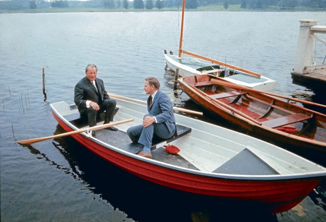 So entspannend kann Entspannung sein: Bundeskanzler Willy Brandt und Schwedens Ministerpräsident Olof Palme Anfang der 70er. Beide setzten sich für die friedliche Verständigung zwischen West und Ost ein.
