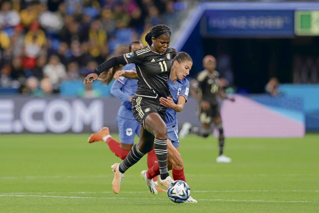 Underdog gegen Turnierfavorit: Jamaika mit Stürmerin Khadija Shaw (l.) konnte gegen Frankreich gut mithalten.