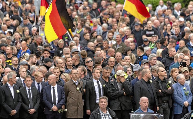 Führende Vertreter von AfD und Pegida beim »Trauermarsch« im September 2018 in Chemnitz