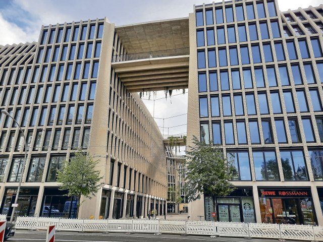 Vollendete Verdrängung: Der neue Tacheles-Eingang in der Friedrichstraße