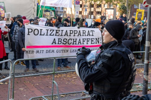 Früh nach der Tötung von Mouhamed Dramé durch die Dortmunder Polizei mobilisierte ein Bündnis zu Protesten.