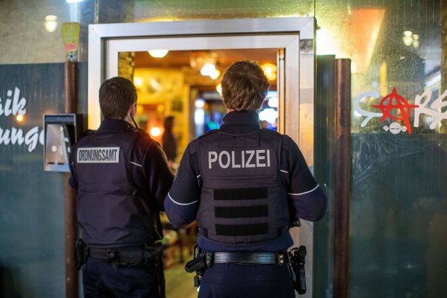 Razzien wegen vermeintlicher »Clankriminalität« kriminalisieren wie hier in Duisburg häufig Betreiber von Shisha-Bars und verfolgen Bagatellen.