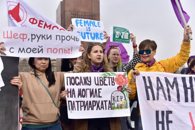 Als am 8. März in Bischkek eine feministische Demo für Frauenrechte stattfand, dichteten Medien den Organisatorinnen »ausländische Drahtzieher« an. Wer das traditionelle Rollenbild in Kirgistan kritisiert, wird von der Regierung jetzt bestraft.
