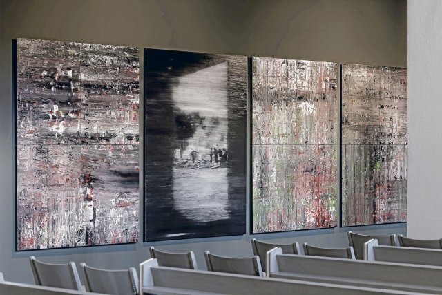Was Richter im Original überdeckte: Ansicht aus Michael Müllers Ausstellung »Am Abgrund der Bilder«, St.-Matthäus-Kirche Berlin, 2023