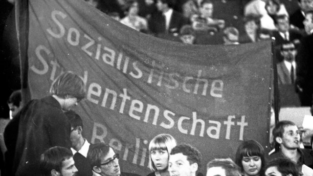 Nach dem Tod von Benno Ohnesorg 1967 erlebte die Neue Linke ihre Hochphase, der SDS zerbrach trotzdem wenige Jahre später.
