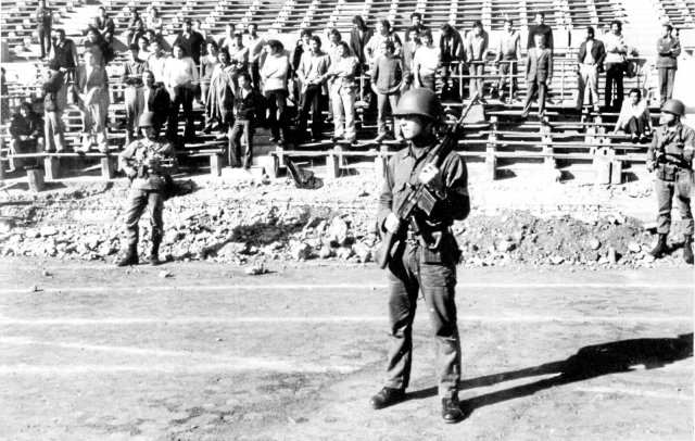 Im Estadio Nacional (Nationalstadion) in Santiago wurden Oppositionelle festgehalten, gefoltert und hingerichtet. Das Foto entstand im September 1973.