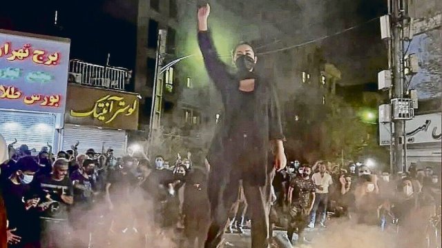 Die Massenproteste im vorigen Jahr waren wohl der bisher größte Aufstand gegen das islamische Regime im Iran.