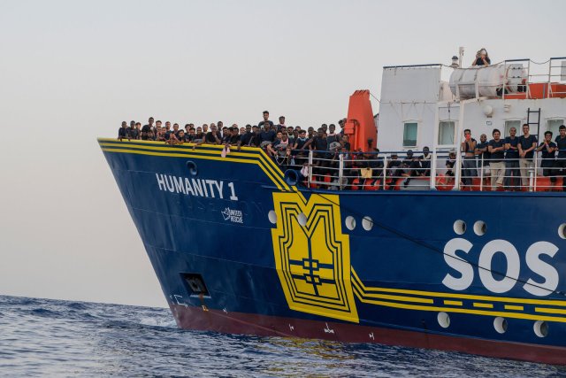 Zu den ersten Begünstigten der Förderung aus dem Auswärtigen Amt gehört der deutsche Verein SOS Humanity, der im Mittelmeer das Rettungsschiff »Humanity 1« betreibt.