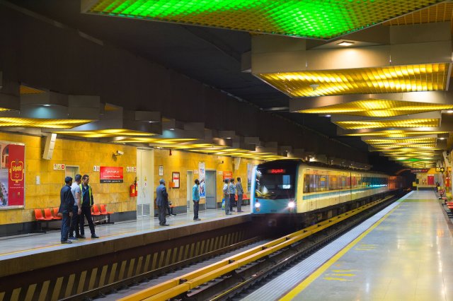 Eine U-Bahn-Haltestelle in der iranischen Hauptstadt Teheran