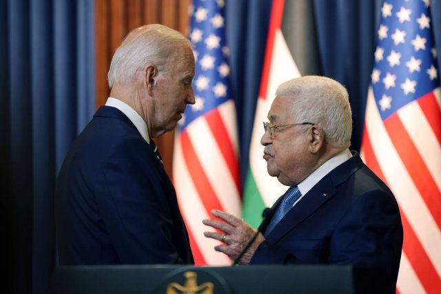 US-Präsident Joe Biden und Palästinenserpräsident Mahmud Abbas bei einer Pressekonferenz am 15. Juli 2022