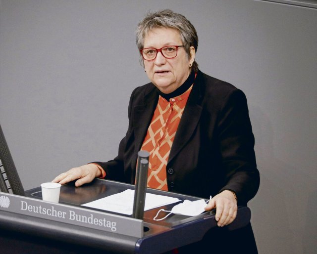 Cornelia Möhring in der 17. Sitzung des Deutschen Bundestages im...