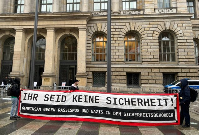 Protest gegen die Verschärfung des Allgemeinen Sicherheits- und Ordnungsgesetzes vor dem Abgeordnetenhaus Berlin am Donnerstagmorgen