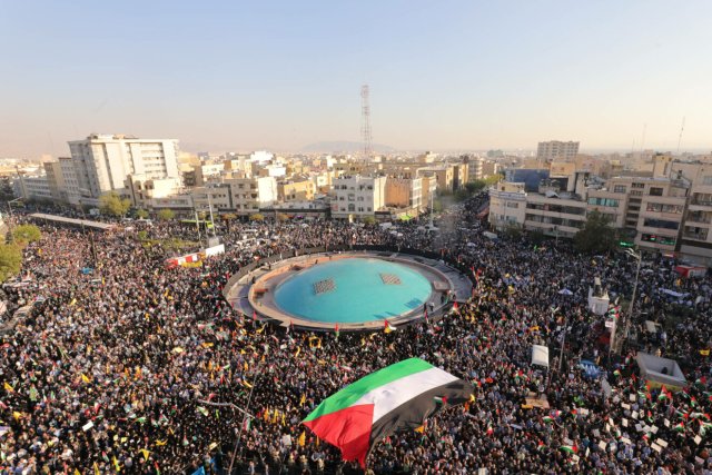 Pro-Palästinensische Demonstration während einer anti-israelischen Kundgebung auf dem Platz der Islamischen Revolution in der iranischen Hauptstadt Teheran: Wie groß ist die Unterstützung der Bevölkerung für die offizielle Position der Regierung?