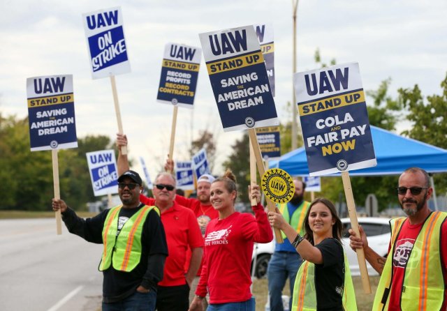 UAW-Mitglieder bei einer Kundgebung vor dem Ford-Werk in Louisville, Kentucky