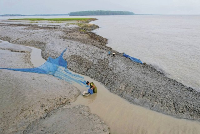 Häufig überschwemmmte Küstenregion in Bangladesh: Eigentlich gibt es hier fruchtbaren Boden, der aber vom Meer verschluckt wird.
