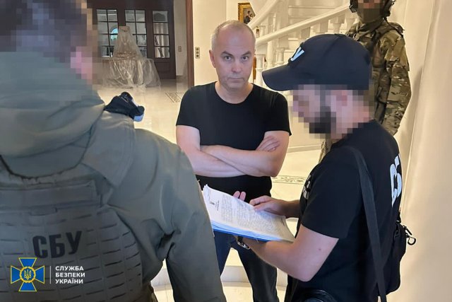 Nestor Schufrytsch bei seiner Verhaftung im September. Der ehemalige Abgeordnete soll russische Narrative verbreitet haben.