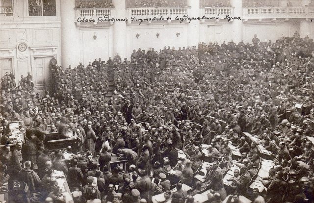 Alle Macht den Räten! Wie alles begann: Sitzung der Soldatensektion des Petrograder Sowjets 1917