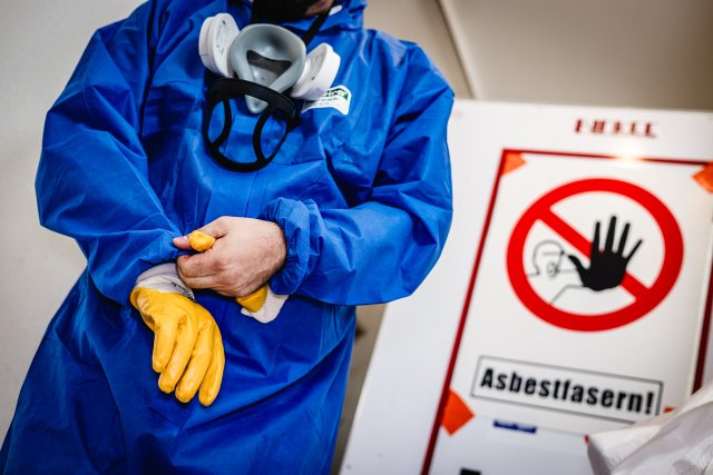 Zum Schutz vor Asbest braucht es die richtige Ausrüstung.